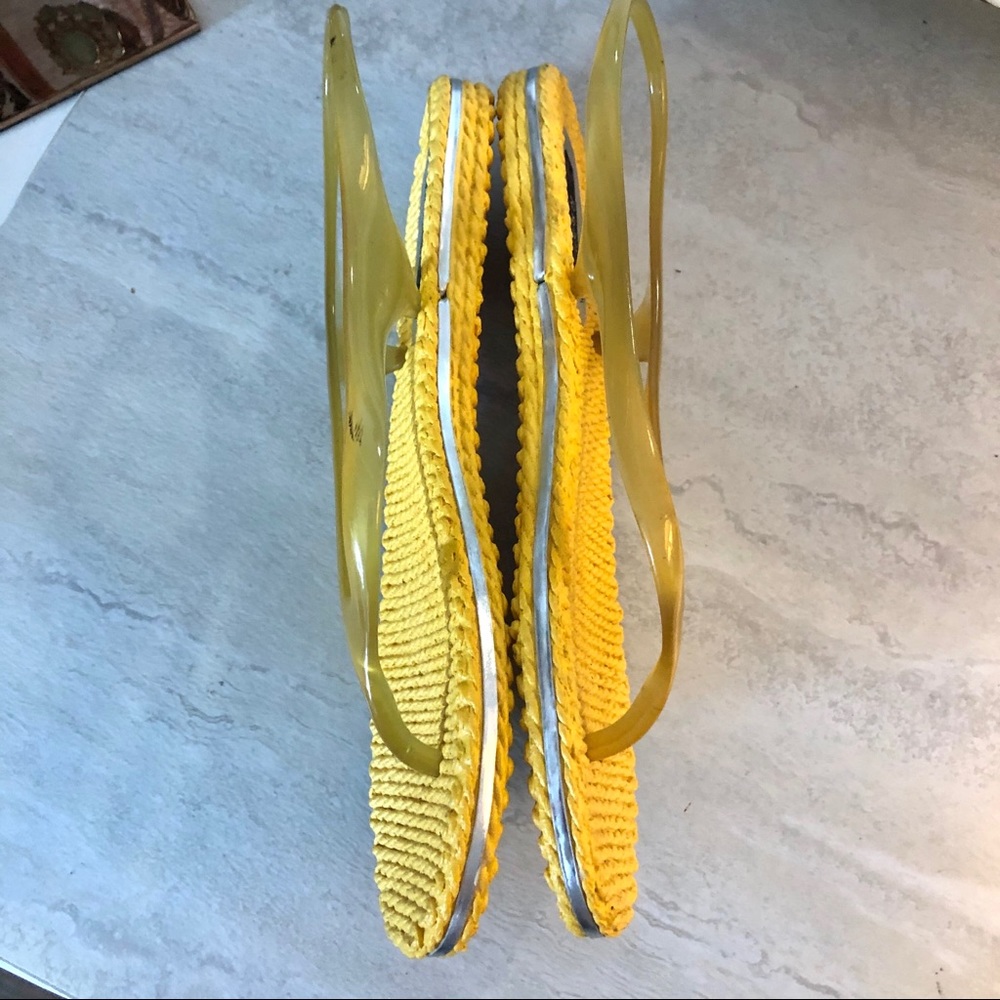 3/$20 Ragg yellow flip flops - Picture 3 of 8